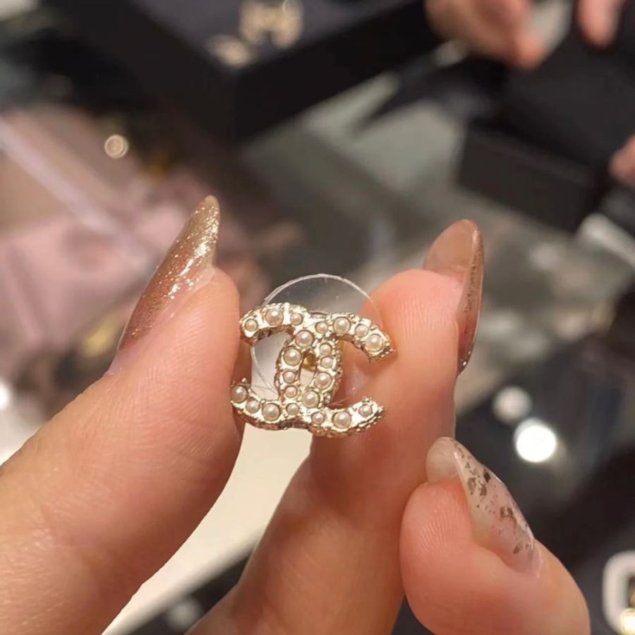 Chanel 香奈兒 經典雙C LOGO 大小珍珠鑲嵌穿式耳環 金色-2
