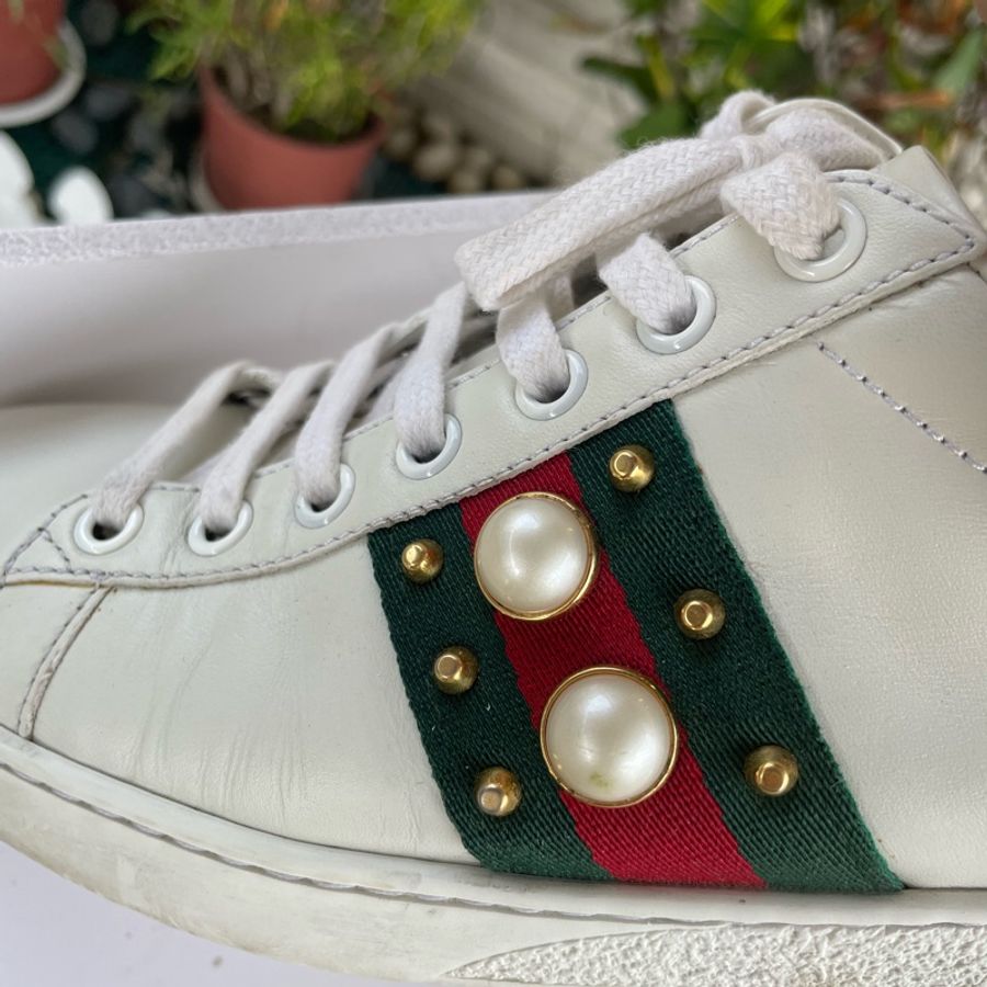 GUCCI Ace 鉚釘珍珠細節牛皮繫帶小白鞋37-1