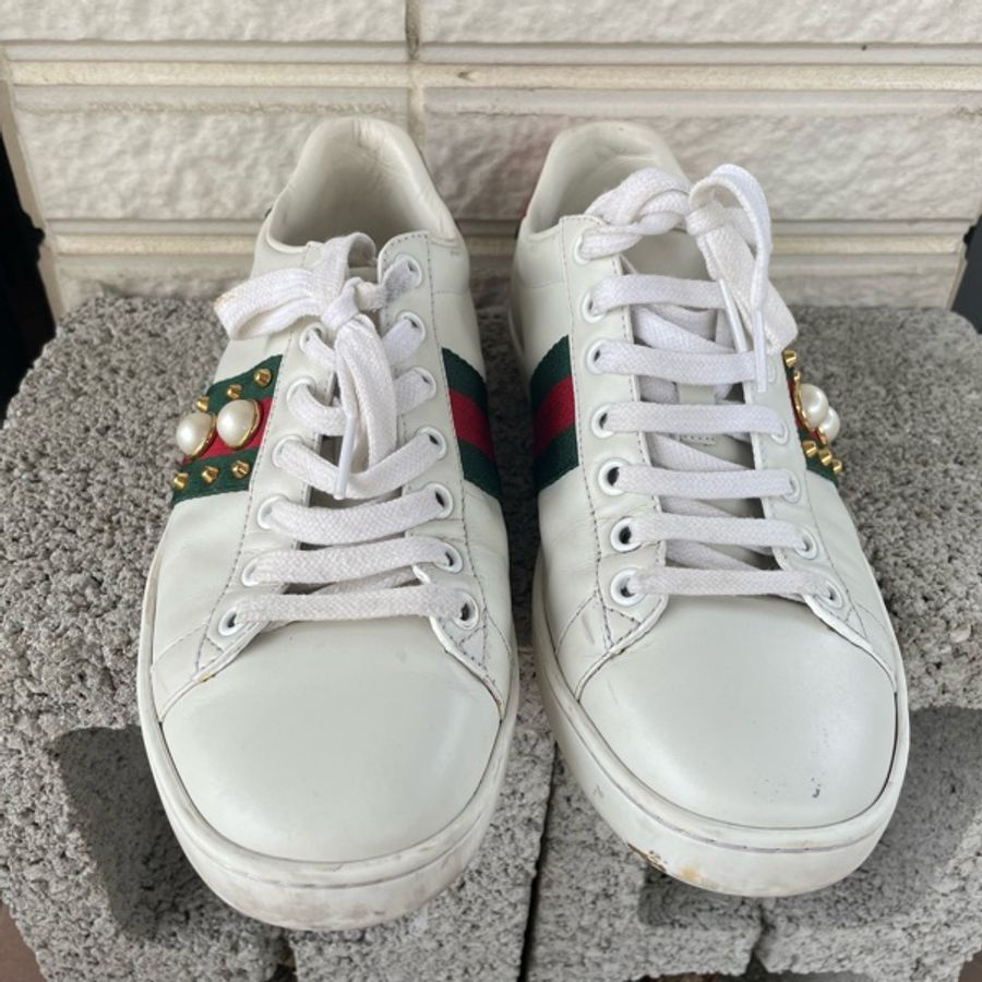 GUCCI Ace 鉚釘珍珠細節牛皮繫帶小白鞋37-6
