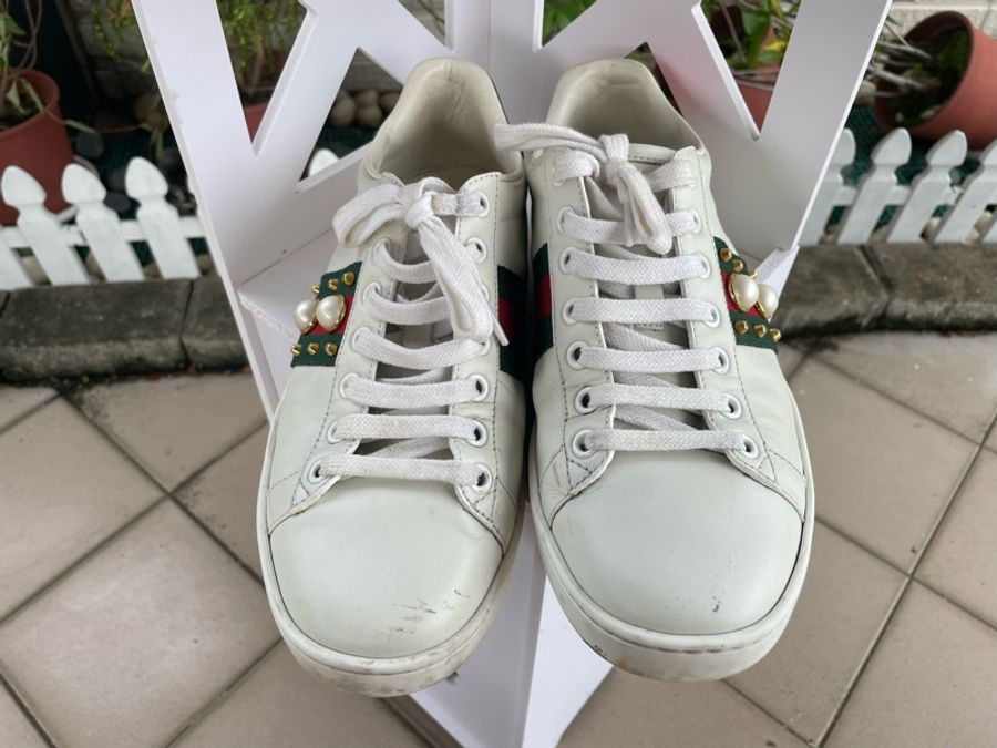 GUCCI Ace 鉚釘珍珠細節牛皮繫帶小白鞋37-17