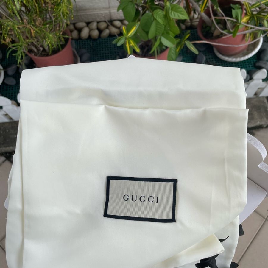GUCCI Ace 鉚釘珍珠細節牛皮繫帶小白鞋37-23