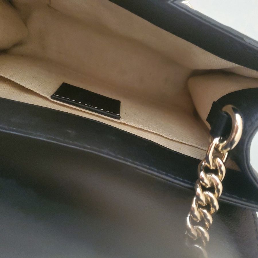 Gucci 黑色logo肩背小包 小廢包-11