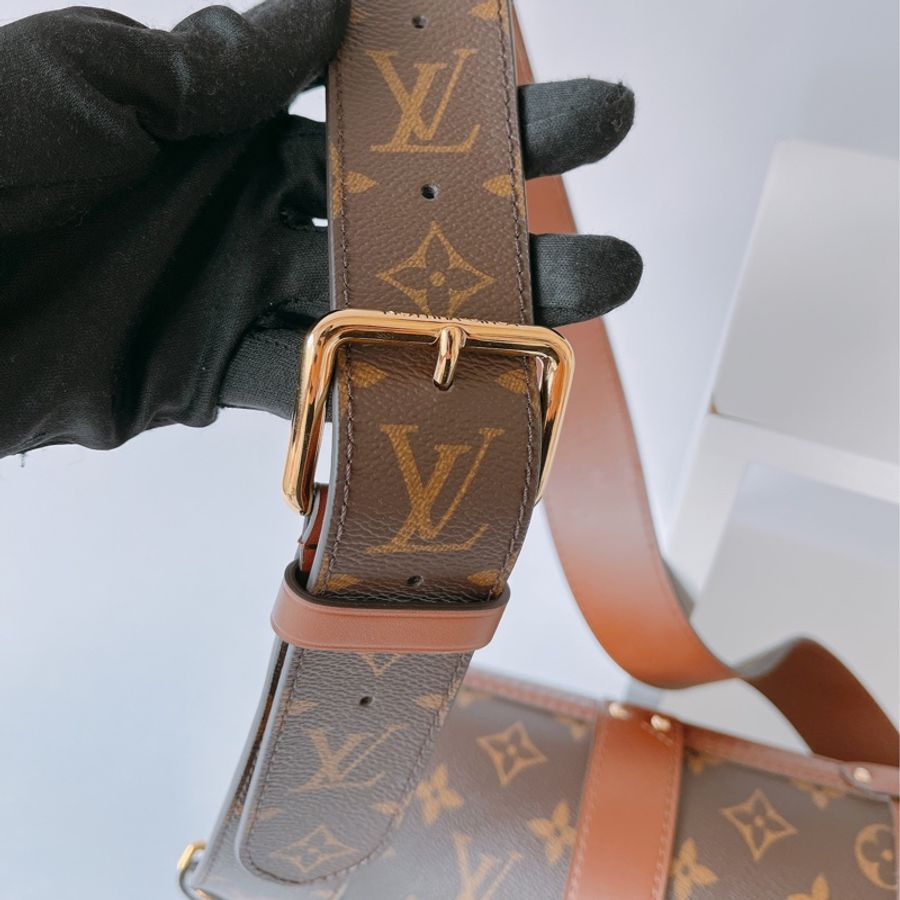 LV Trunk 壓扣橫式桶包-4