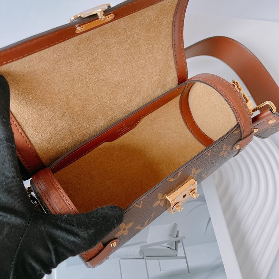LV Trunk 壓扣橫式桶包-5