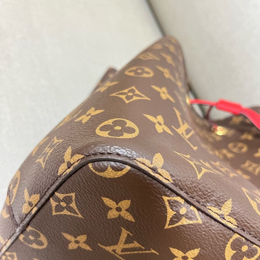 LV 紅色花紋水桶包-6