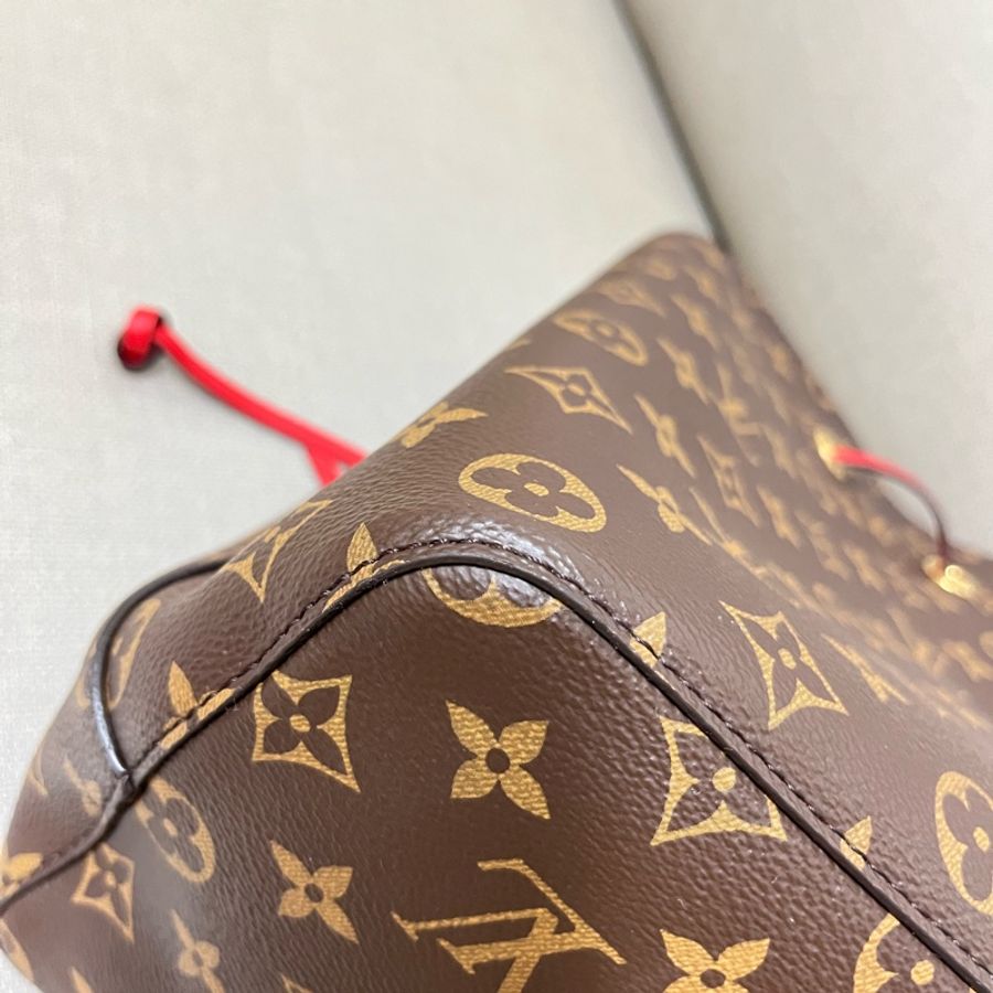 LV 紅色花紋水桶包-8