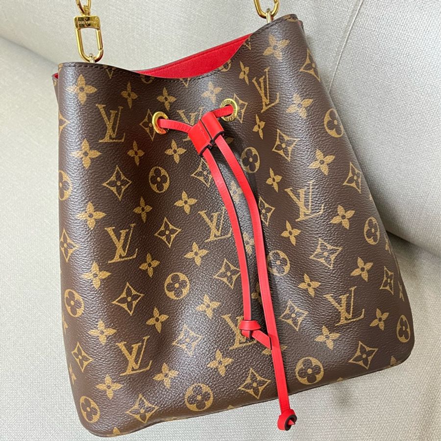 LV 紅色花紋水桶包-10
