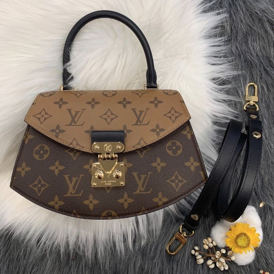 Louis Vuitton LV 字紋雙拼色TILSITT 扇形包/二用包/斜背包/手提包-0