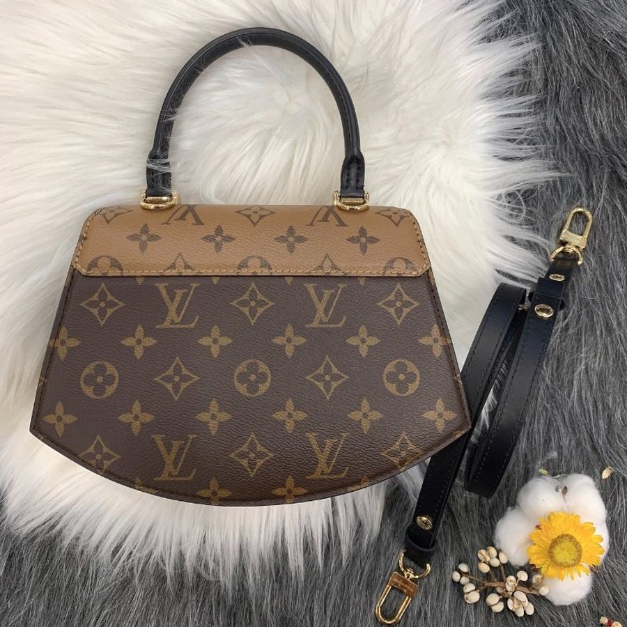 Louis Vuitton LV 字紋雙拼色TILSITT 扇形包/二用包/斜背包/手提包-1