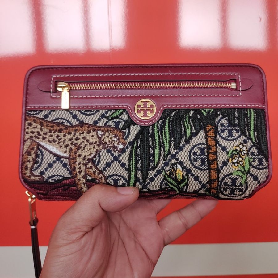 Tory Burch 專櫃款刺繡款豹長夾-0