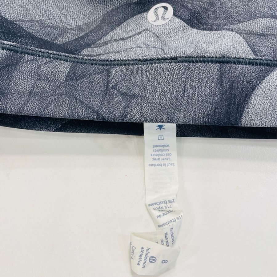 瑜伽老師出清🧘近全新二手正品lululemon黑白漸層款8號/瑜珈上衣/運動/健身/購買隨機贈瑜珈褲(看圖看內文)-5