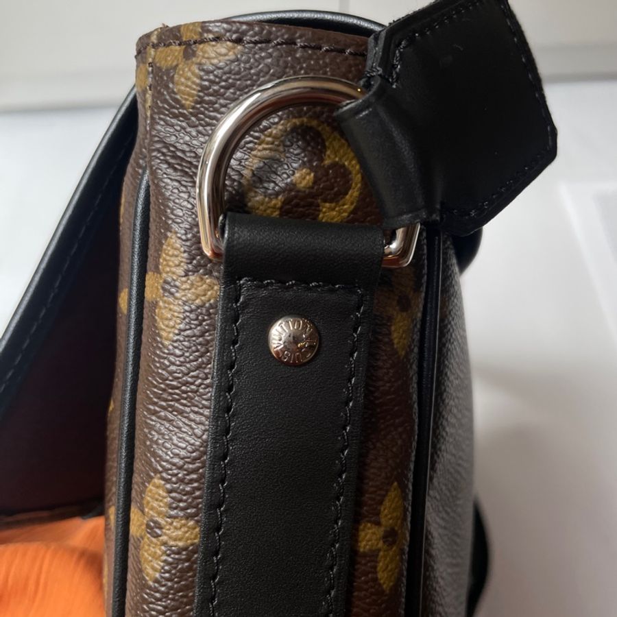 Louis Vuitton 原花黑色皮革滾邊斜背包 M56717-3
