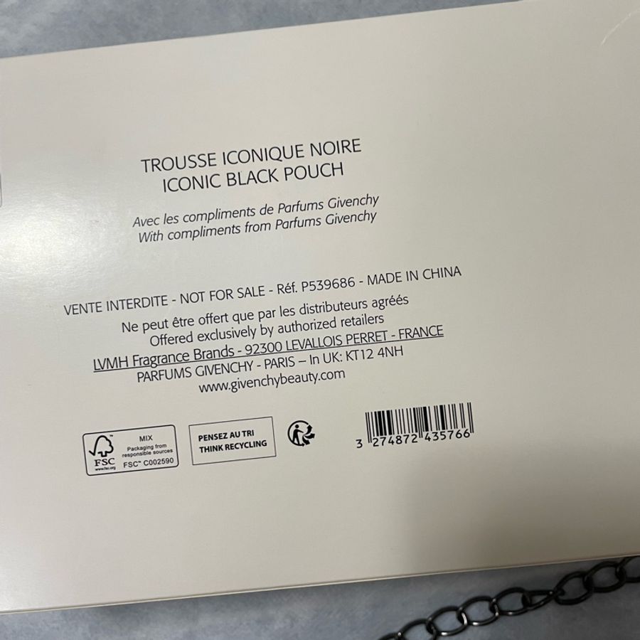 Givenchy紀梵希酷炫黑專櫃贈手拿包iconic black pouch(加鏈條)-11