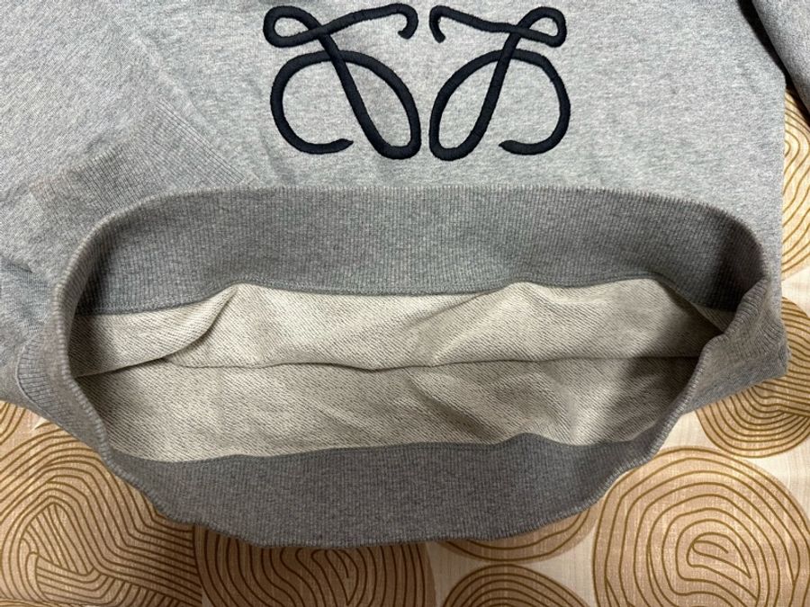 LOEWE 上衣 大學T 衛衣 刺繡 灰色 LOGO款 衣服 M~L 男女可-4