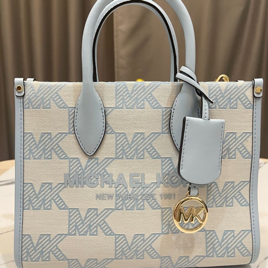 ✨Michael Kors ✨滿版緹花MK織紋背帶兩用白包(天空藍小款)-1