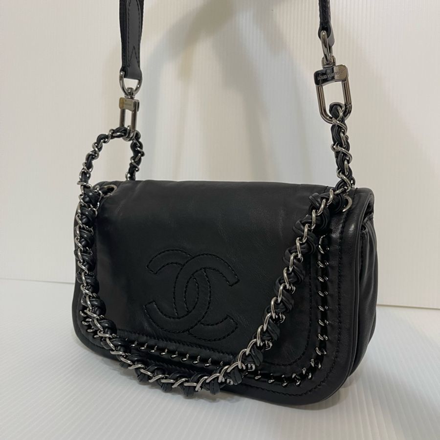Chanel 二手真品 黑色 羊皮 銀鍊 皮穿鍊 翻蓋 肩背包-9