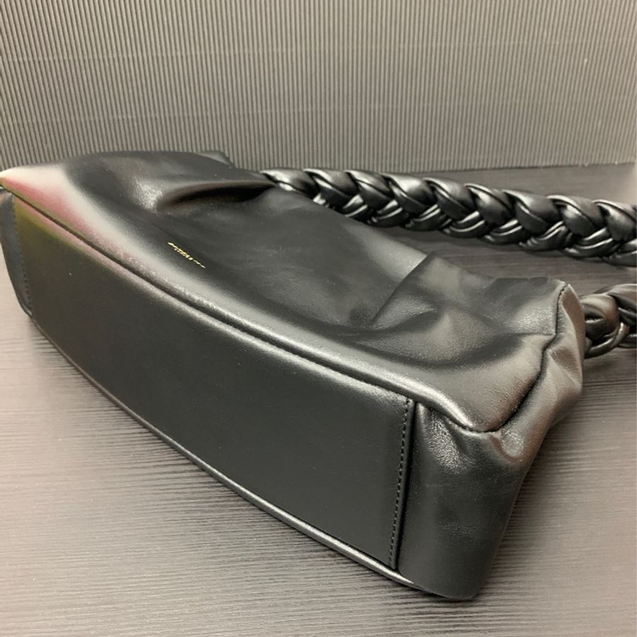 英國凱特王妃御用品牌DeMellier Genova Bag黑色 肩背雲朵包-5