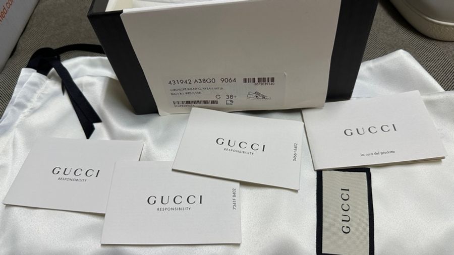 GUCCI Ace 蜜蜂刺繡皮革繫帶小白鞋(白色)-6