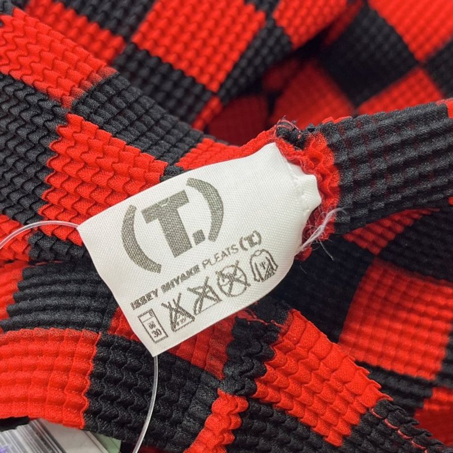 ISSEY MIYAKE 三宅一生 高領紅黑方塊上衣/短袖/服飾-3