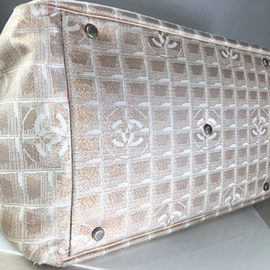 CHANEL 金屬駝色旅行系列肩背包-4