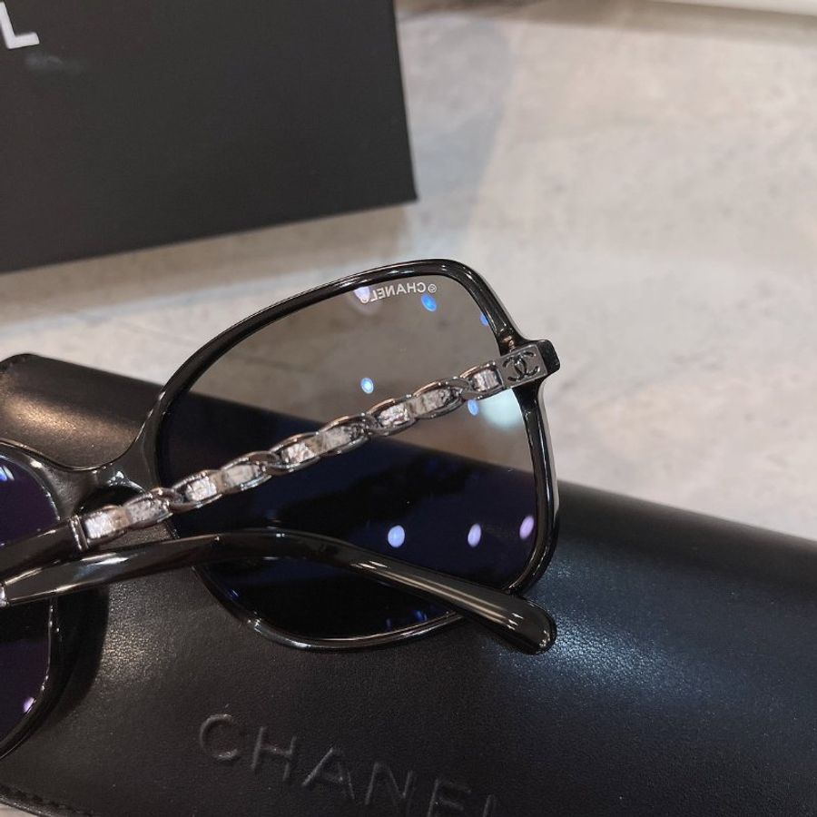 【現貨】麗睛眼鏡Chanel【可刷卡分期】香奈兒 CH5210 太陽眼鏡 水銀鏡片太陽眼鏡 鏡面太陽眼鏡 香奈兒小羊皮穿鏈 小香眼鏡 香奈兒墨鏡-0