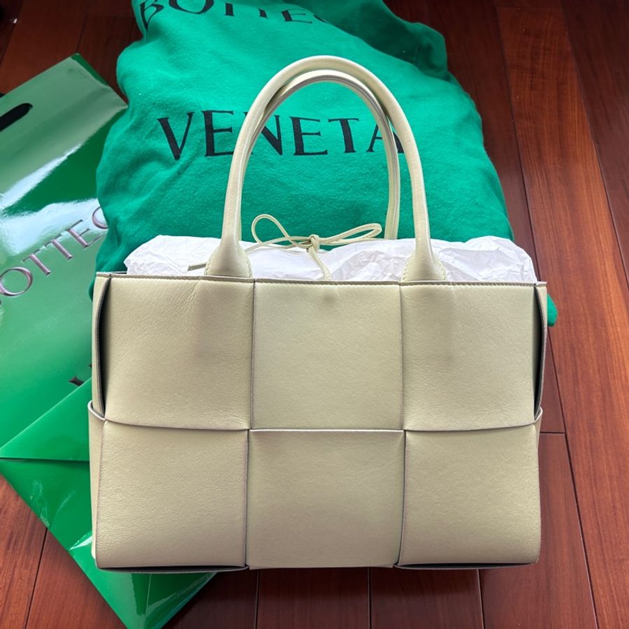 Bottega Veneta Arco toto 檸檬色拼深灰色 羊皮-6