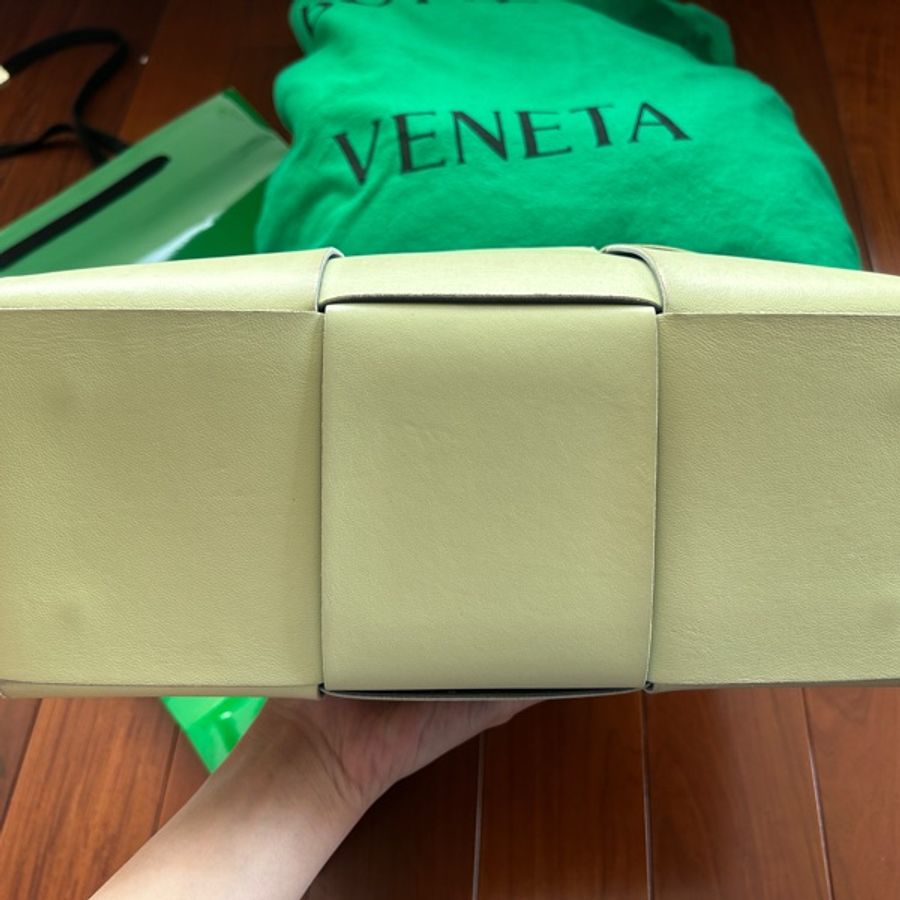 Bottega Veneta Arco toto 檸檬色拼深灰色 羊皮-10