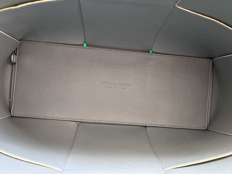 Bottega Veneta Arco toto 檸檬色拼深灰色 羊皮-12