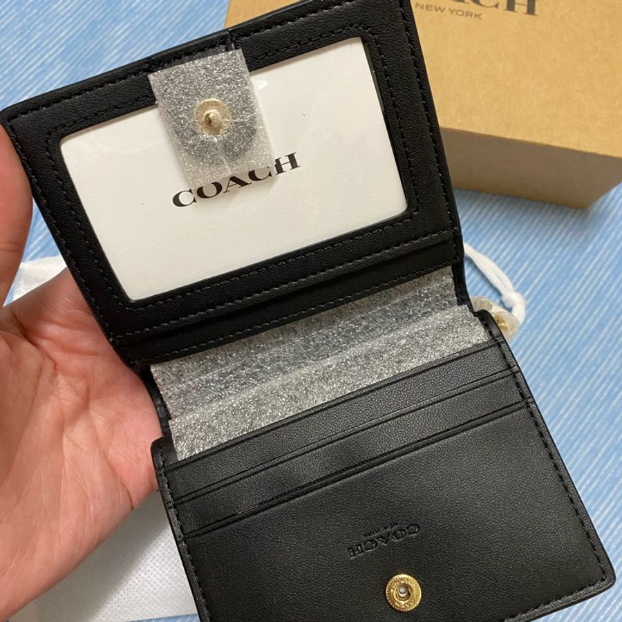 正品 coach 黑色 牛皮 對開 拉鍊C logo 短夾-1