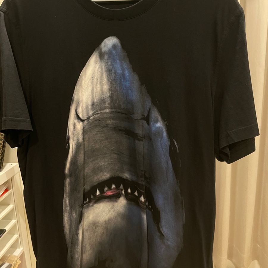 Givenchy 紀梵希 經典 T-Shirt 尺寸M 鯊魚 星星 羅威納狗頭-0