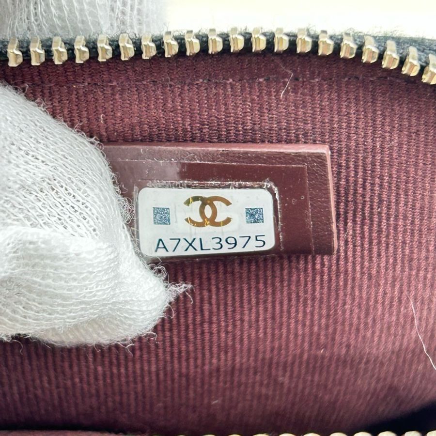 CHANEL 香奈兒 經典款 雙C 方形拉鍊卡片零錢包(黑色 x 荔枝紋牛皮 x 金釦)-4