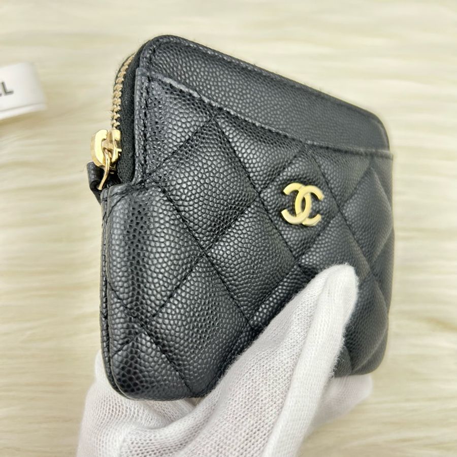 CHANEL 香奈兒 經典款 雙C 方形拉鍊卡片零錢包(黑色 x 荔枝紋牛皮 x 金釦)-6