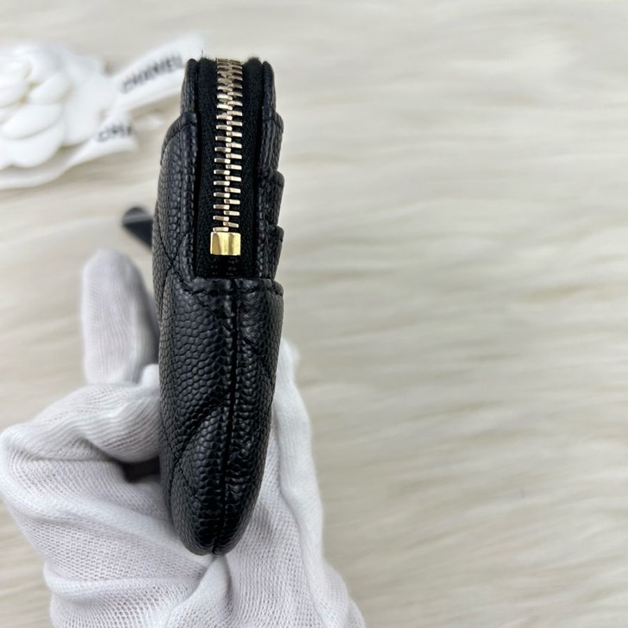 CHANEL 香奈兒 經典款 雙C 方形拉鍊卡片零錢包(黑色 x 荔枝紋牛皮 x 金釦)-10
