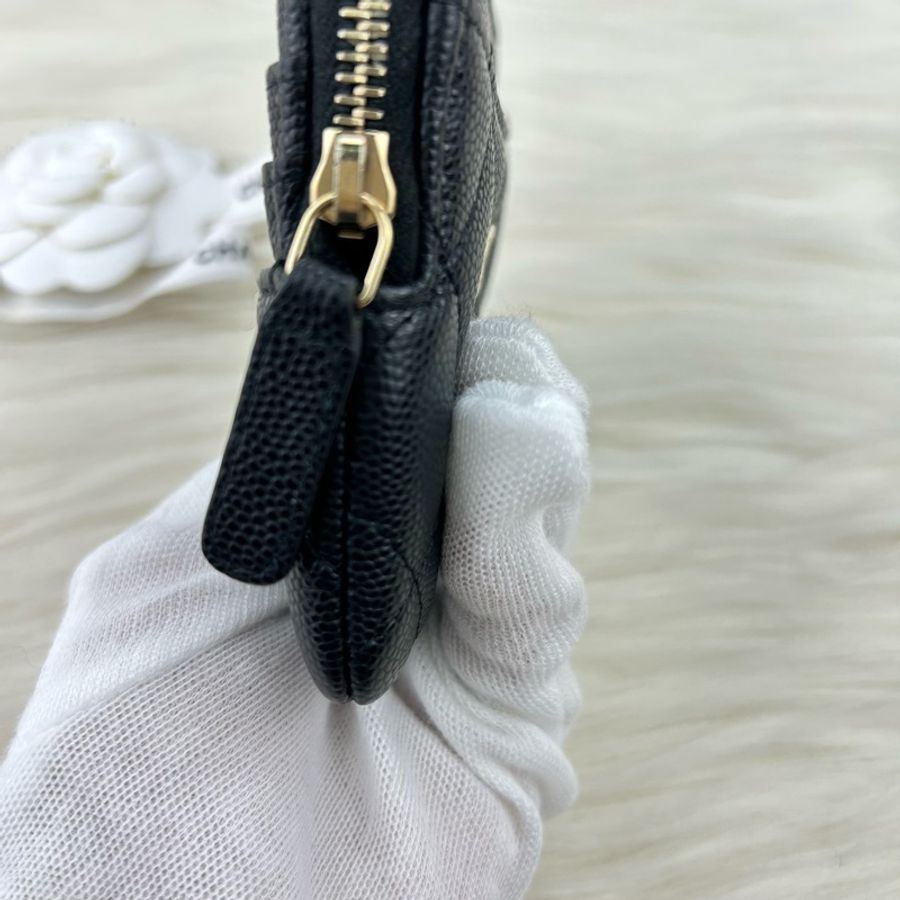 CHANEL 香奈兒 經典款 雙C 方形拉鍊卡片零錢包(黑色 x 荔枝紋牛皮 x 金釦)-15