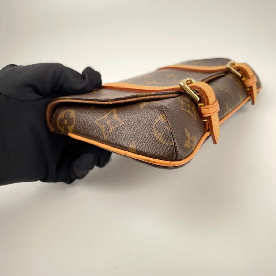 LV 老花經典款變形金剛腰包|胸包|側背包-12