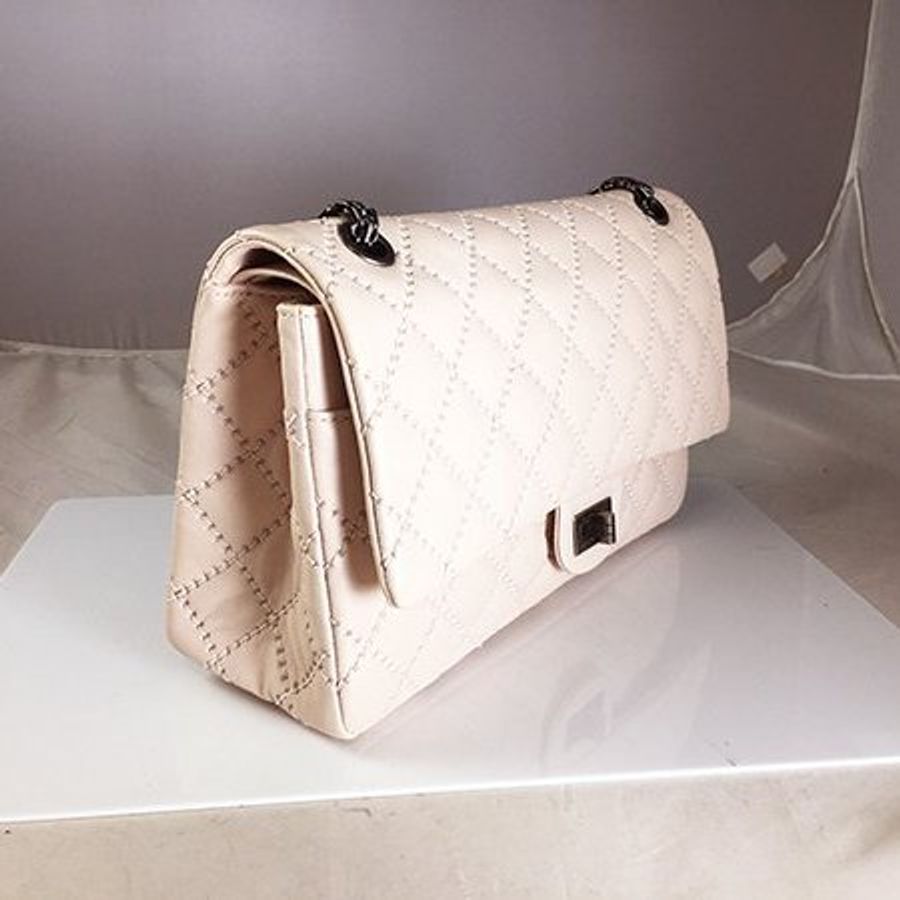 CHANEL 粉膚色小牛皮2.55復古銀鍊28CM A37587-2