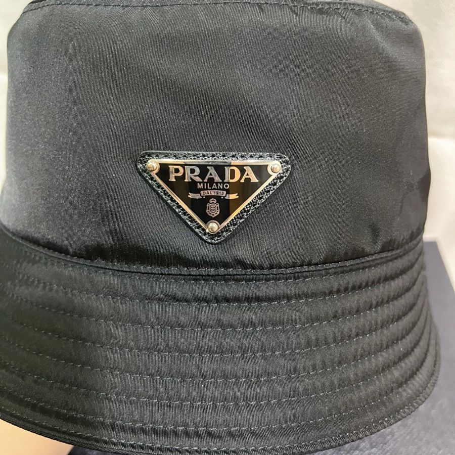 近新 盒裝 PRADA 經典黑色 尼龍漁夫帽 M號 黃金尺寸-5