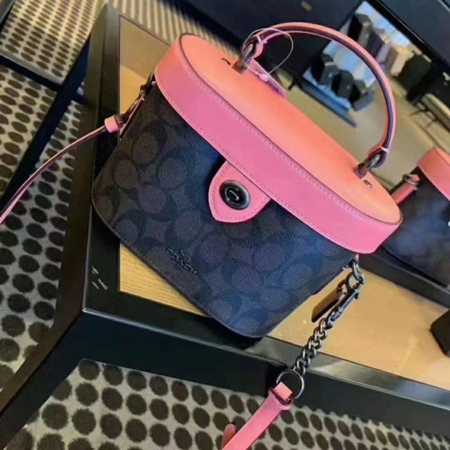 正品現貨 - Coach 限定款蜜桃粉盒子包-4