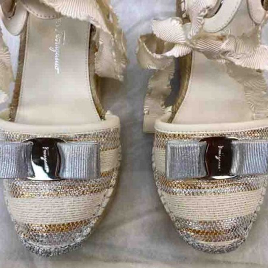 Ferragamo優雅好看的船型跟鞋-4