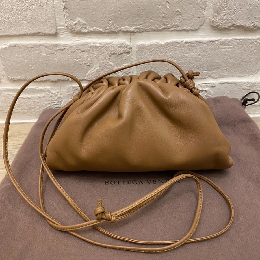 BOTTEGA VENETA Mini Pouch 雲朵包 焦糖色-1