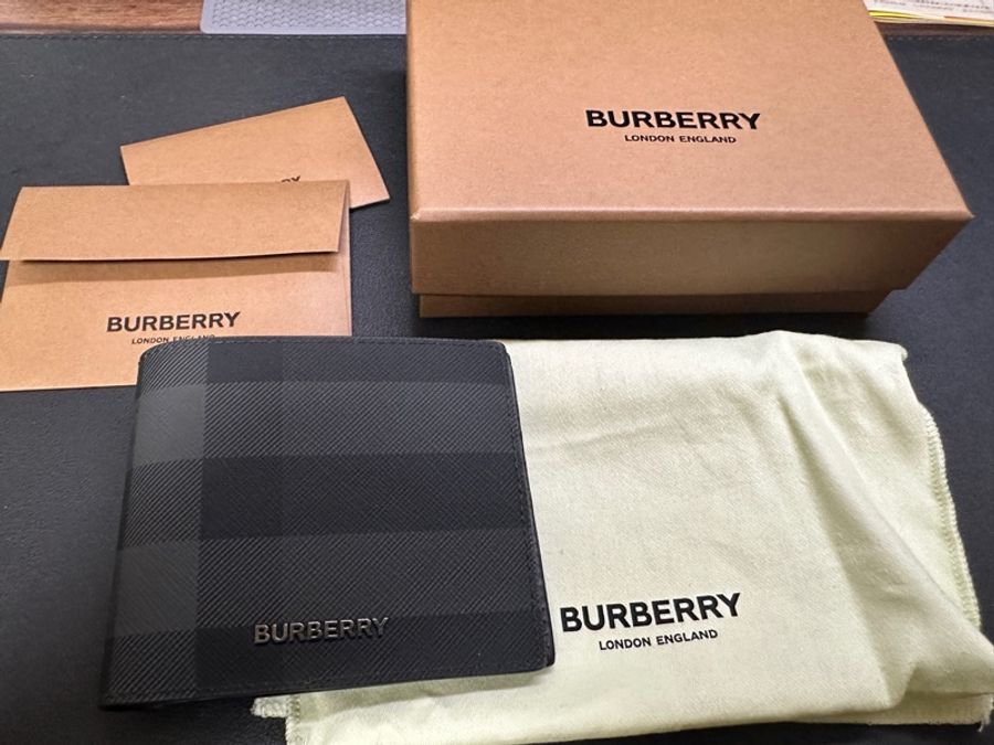 Burberry 格紋窄版雙摺皮夾 錢包八卡-2