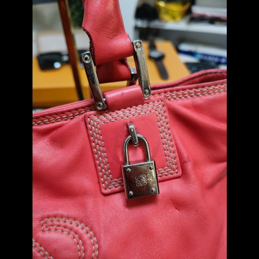 Loewe 桃紅手提包-22