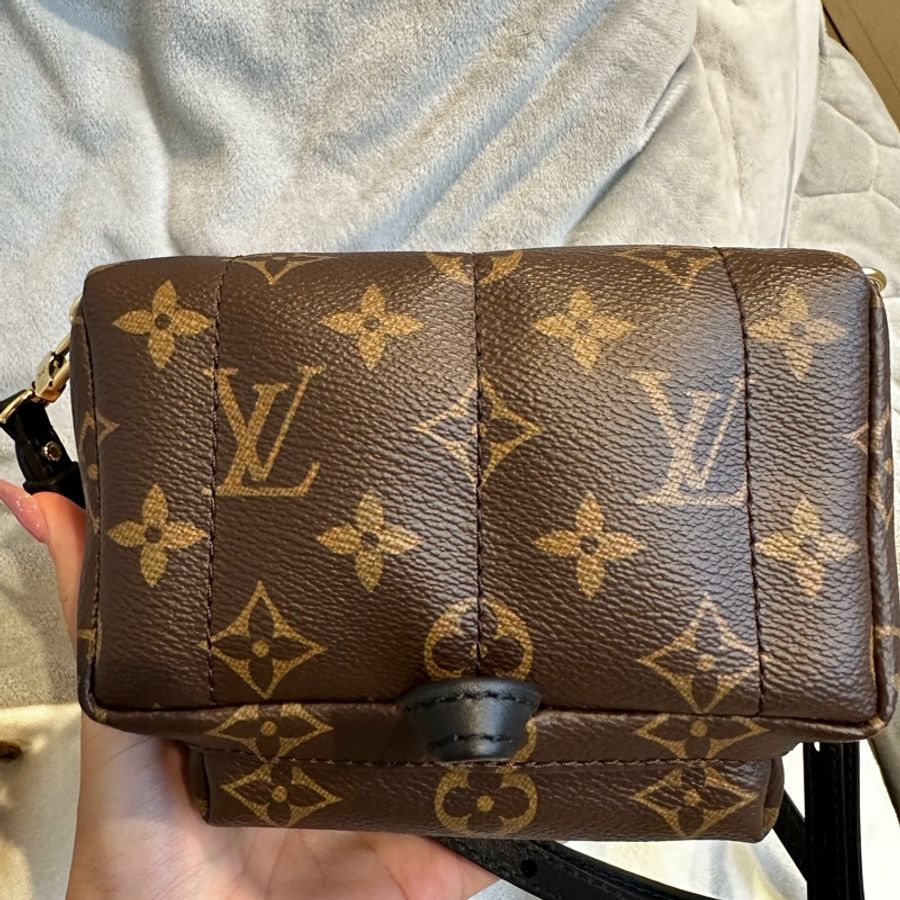 (已售出)LV Palm Springs Mini 小書包 全新 新款-10