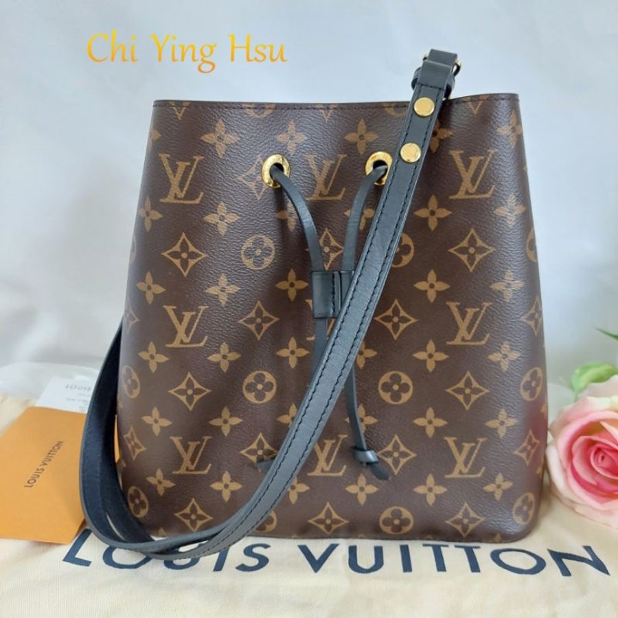 LV M44020🎀現品實拍🎀 經典老花 黑色 水桶包 斜背/肩背包~二手約9成新-3
