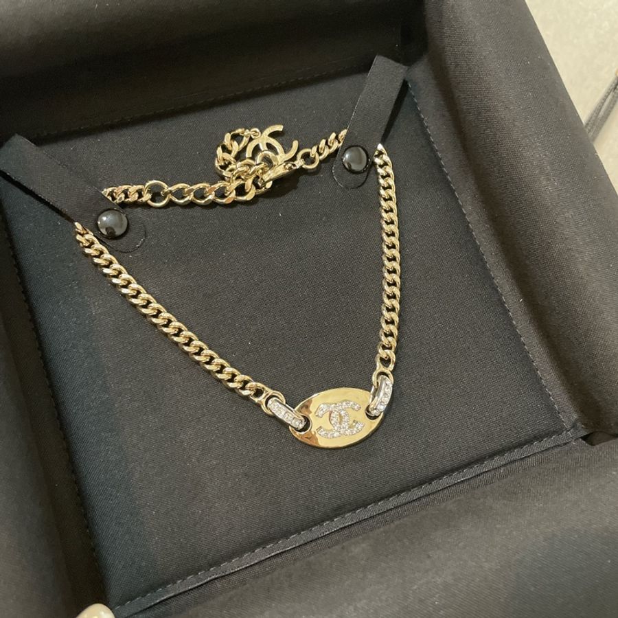 CHANEL香奈兒22s經典淡金色金屬圓牌帶鑽logo頸鏈項鍊choker-0