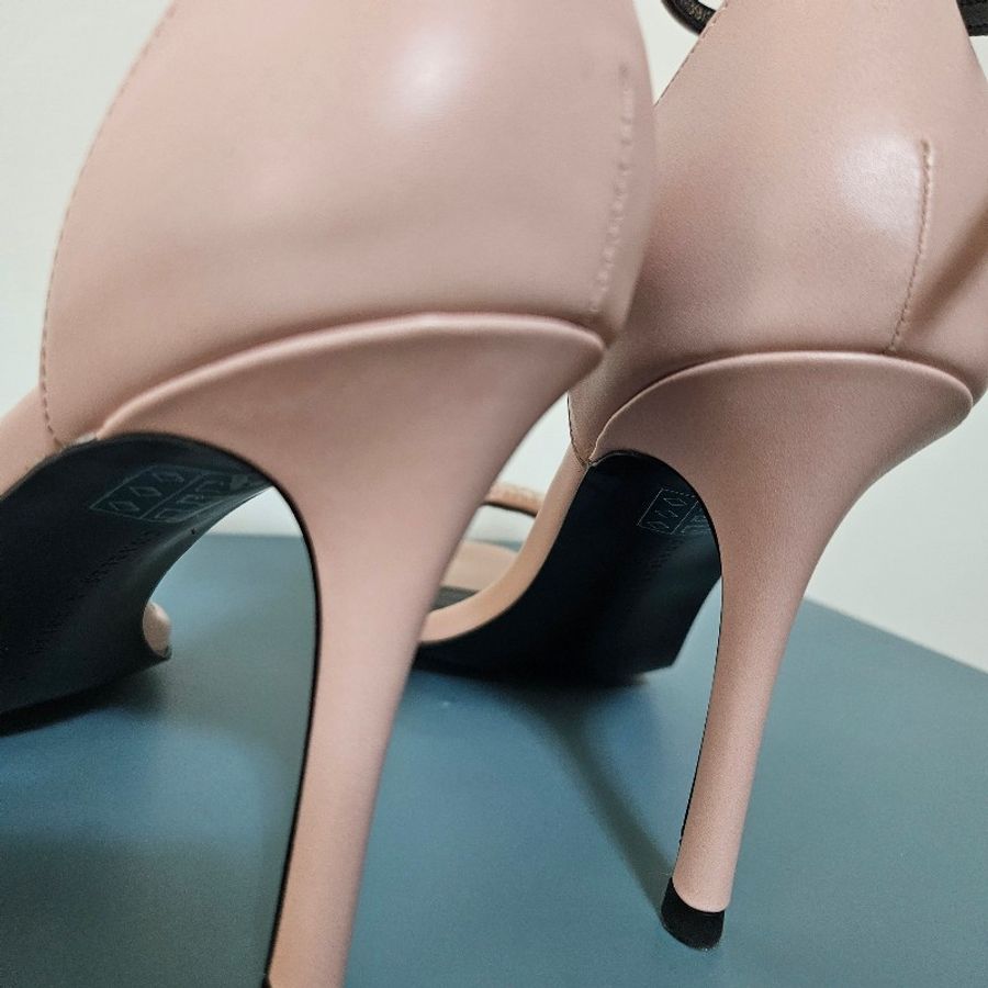 CHARLES & KEITH 官網限定 糖粒帶細跟涼鞋 -膚色 高跟涼鞋 CK鞋款 CK-4
