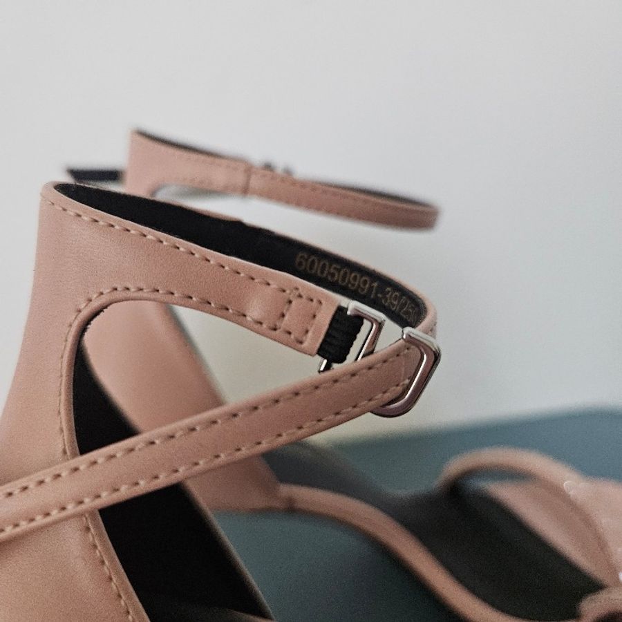 CHARLES & KEITH 官網限定 糖粒帶細跟涼鞋 -膚色 高跟涼鞋 CK鞋款 CK-12