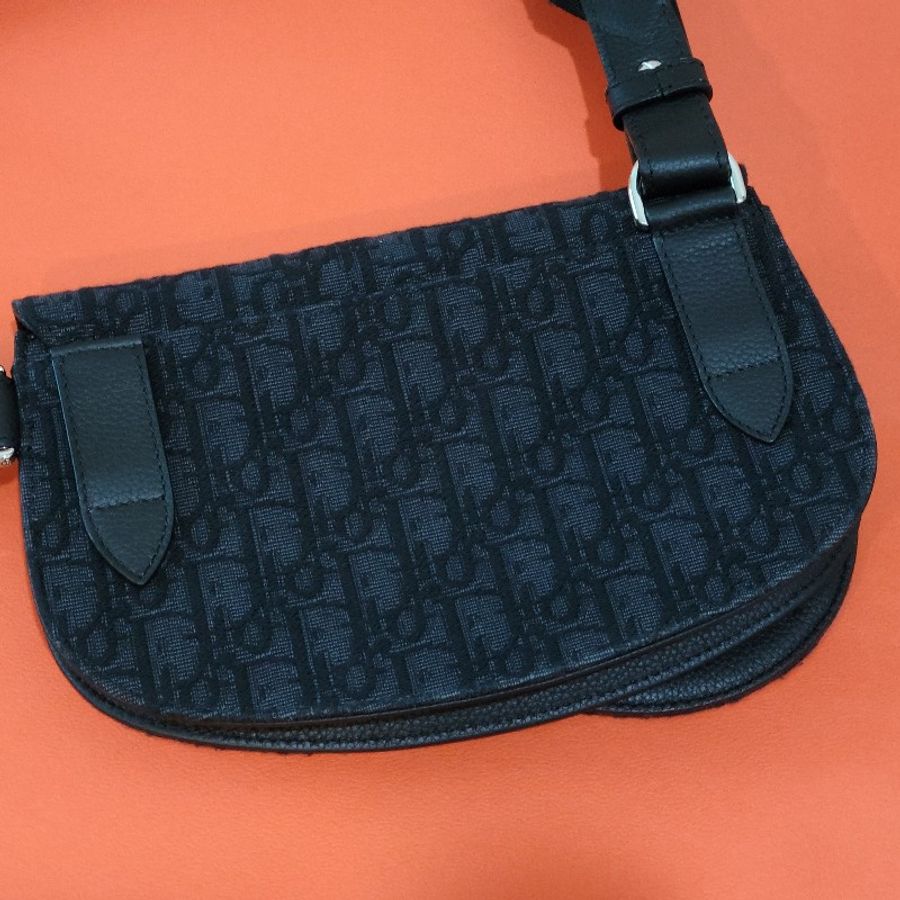 黑色 Dior Oblique 緹花小包 胸包 腰包 SADDLE 小袋 Essentials-1