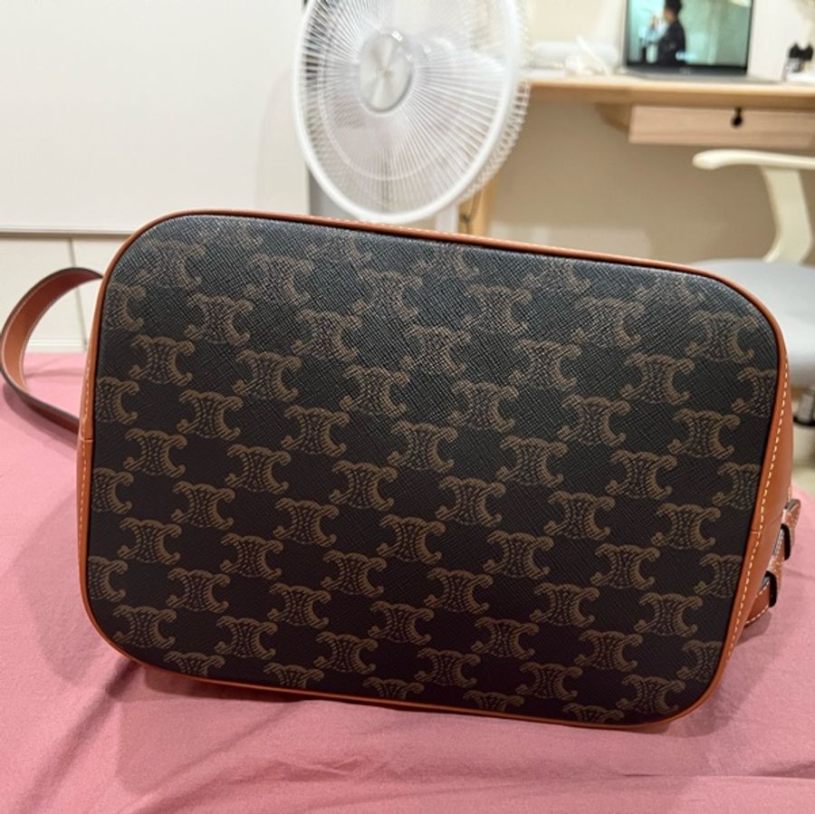 Celine triomphe 帆布中型水桶肩背包-8