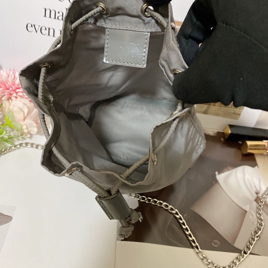 Prada束口小水桶包手提包迷你包 莫蘭迪-10